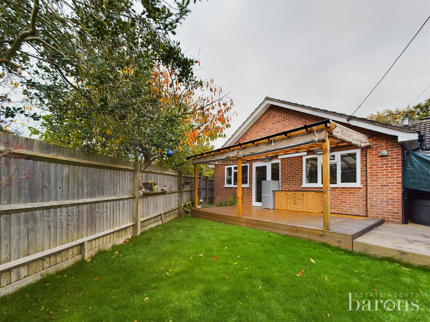 3 Bed Bungalow Detached, Reading Road, Chineham, Basingstoke Barons